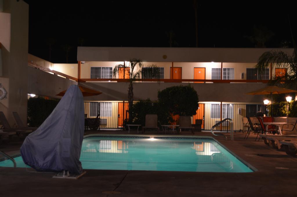 Musicland Hotel Palm Springs Bagian luar foto