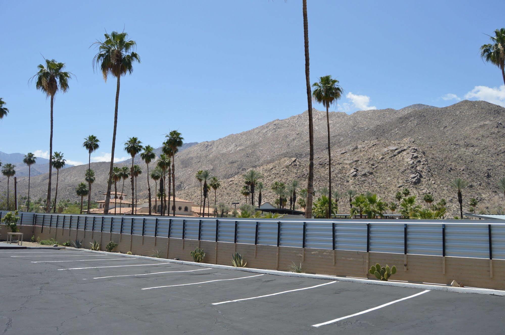 Musicland Hotel Palm Springs Bagian luar foto