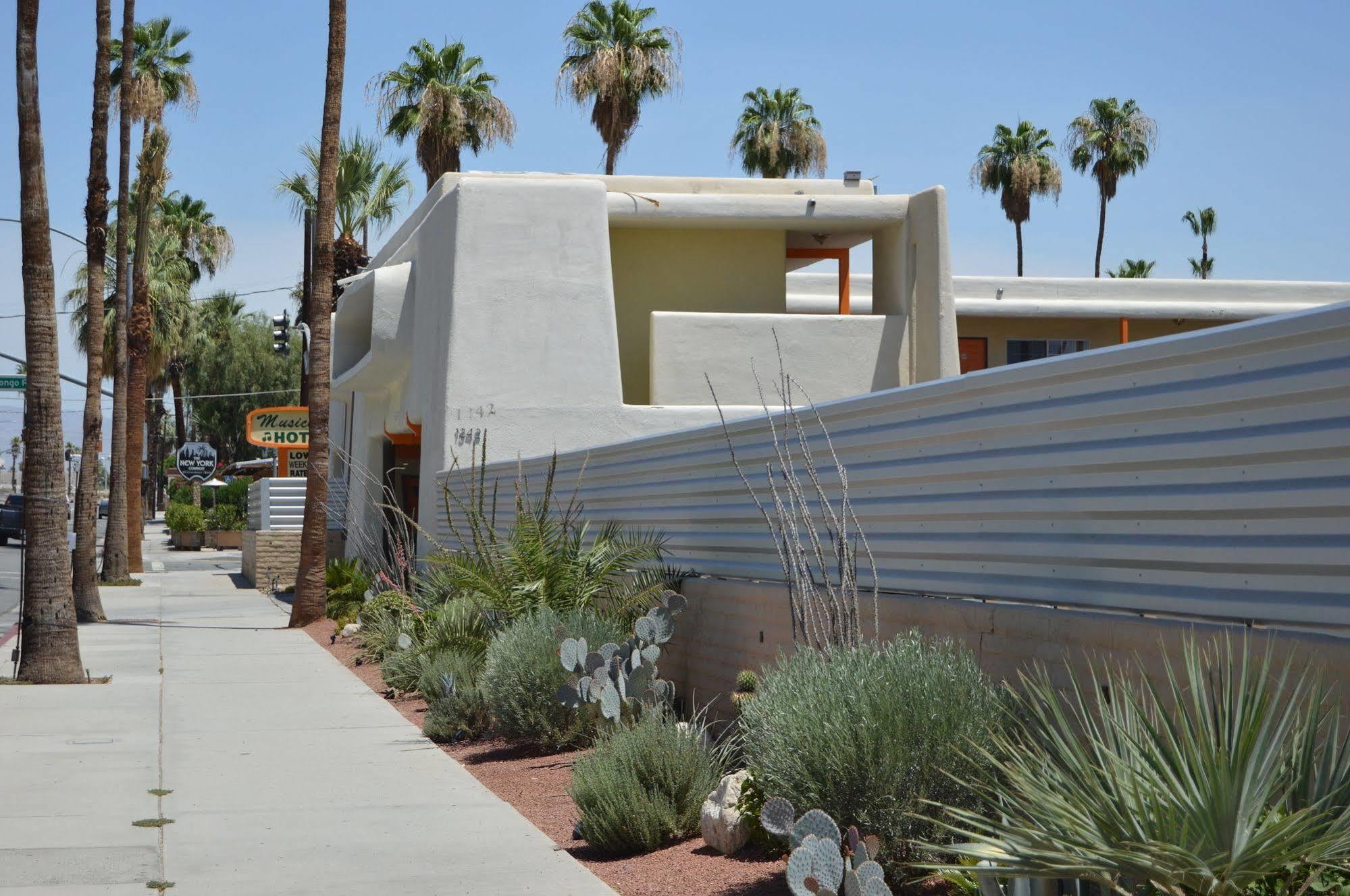 Musicland Hotel Palm Springs Bagian luar foto